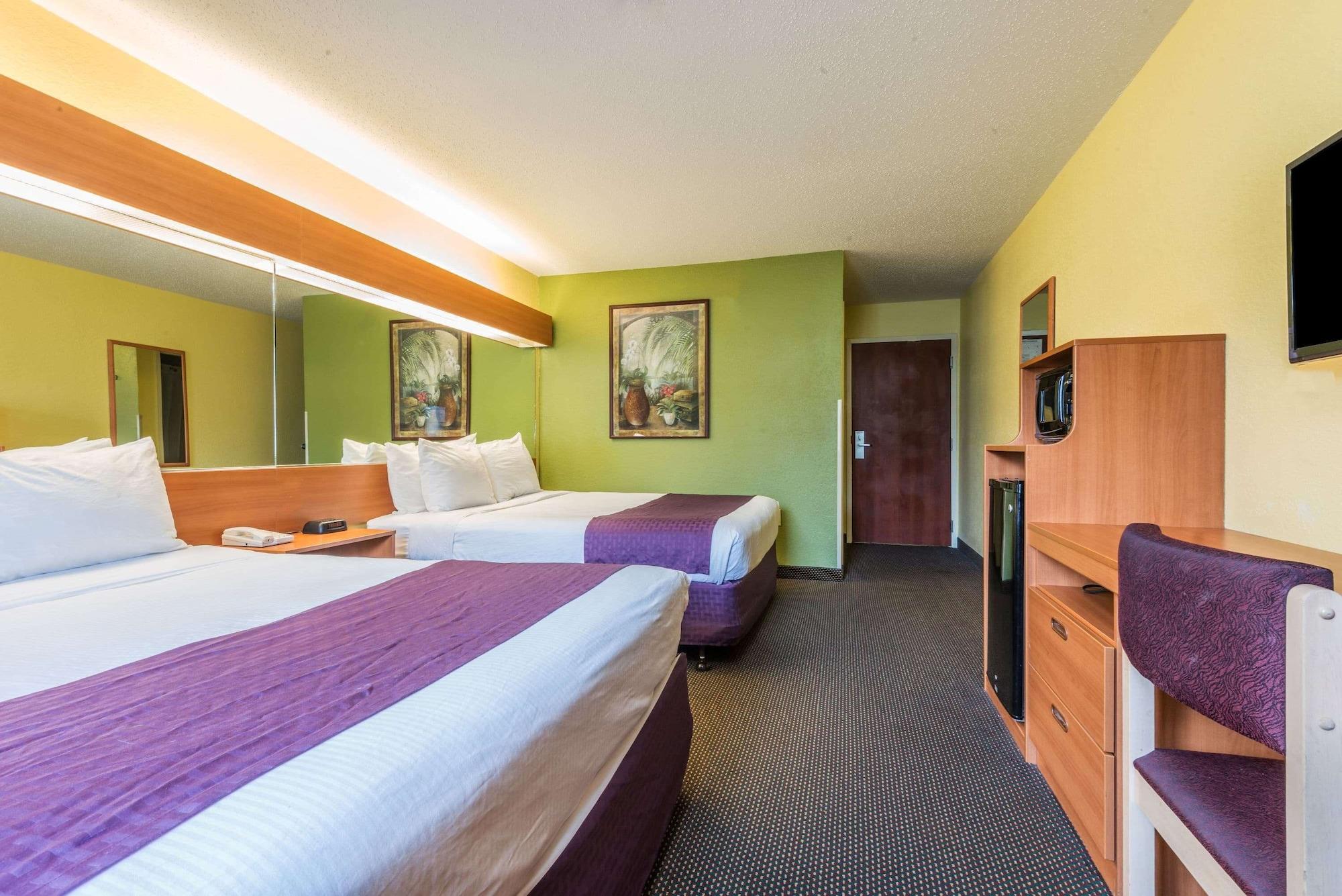 Microtel Inn & Suites By Wyndham Auburn Exterior photo